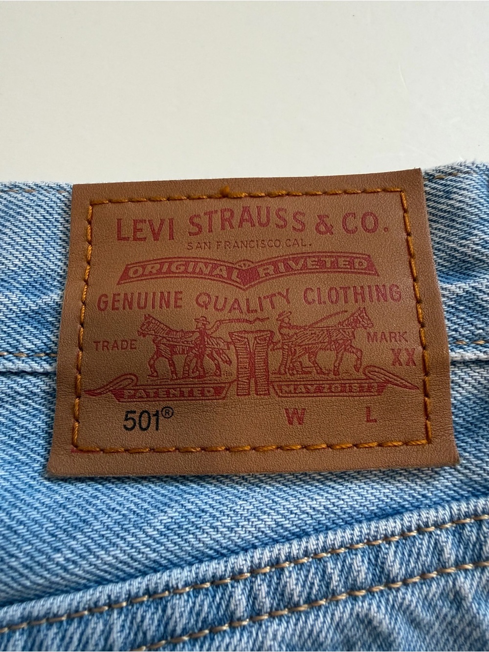 Vintage Levi’s Premium 501 Buttonfly Light Wash Distressed Denim Size 30 - Picture 9 of 14